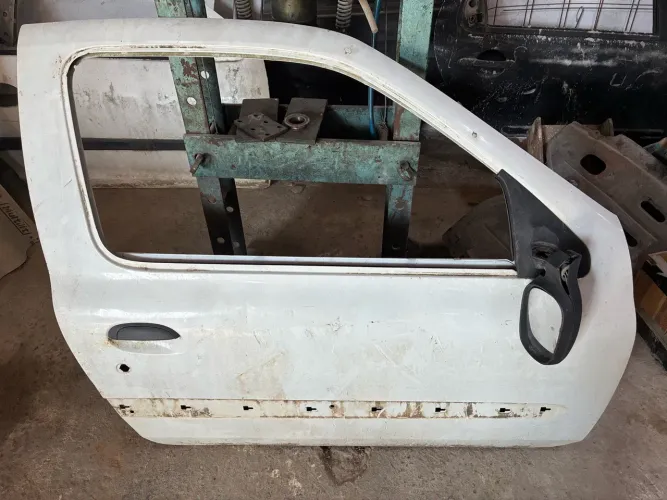 Porta dianteira do renault clio 2010 lado direito