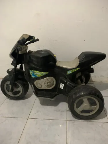 Moto elétrica infantil 