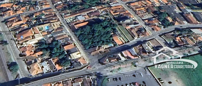 Terreno de 2.700 m² no Centro de Lorena  Ideal para Construção de Prédio.