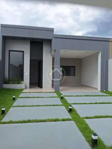 CASA PRÓXIMO A AV. DAS TORRES