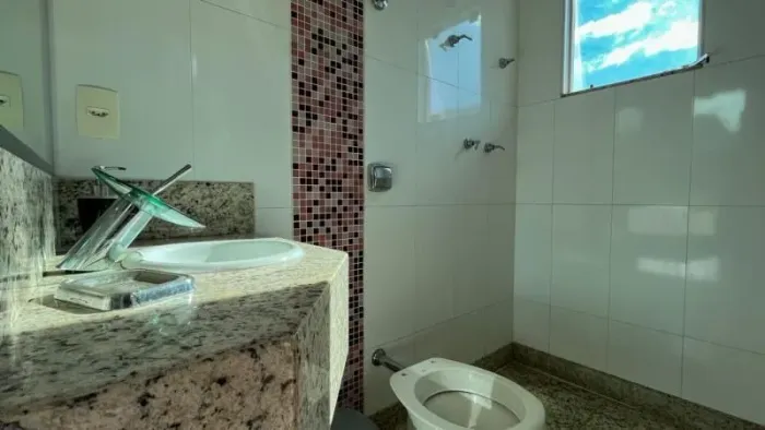 Casa de Alto Padrão com Piscina e Sauna | 4 Suítes | Acabamento Premium
