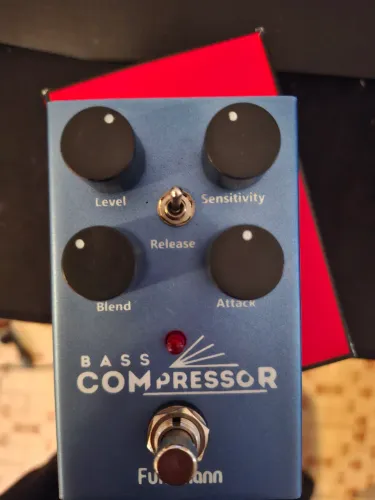Pedal Fuhrmann bass compressor.