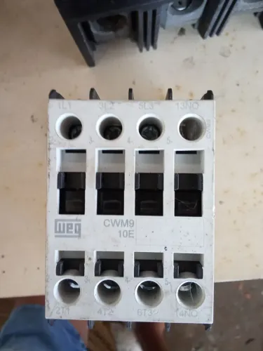Peças elétricas usadas
