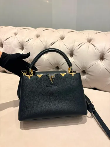 Bolsa Louis Vuitton - A Capucines mm