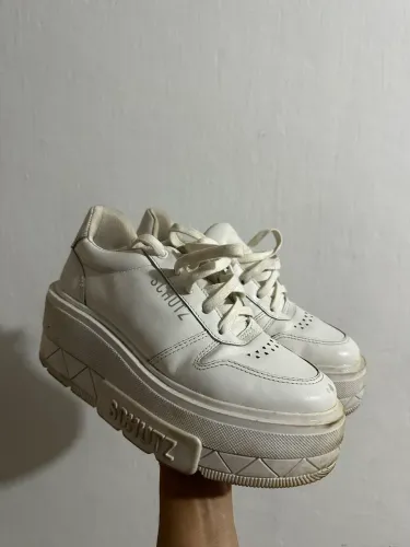 Tênis feminino schutz