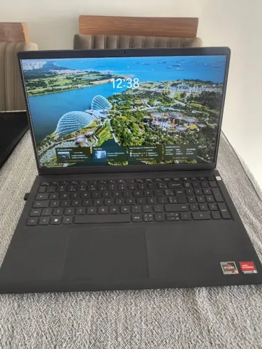 Notebook Dell 15.6" Full HD 120Hz | AMD Ryzen 5 + 16GB RAM + SSD 256GB