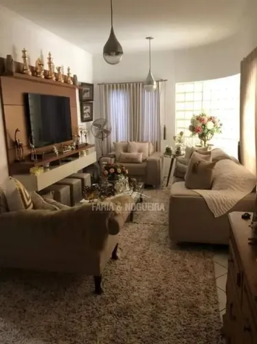 Casa à venda, 3 quartos, 1 suíte, 2 vagas, Vila do Rádio - Rio Claro/SP