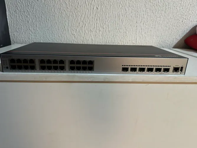 2 Switch Huawei S5735-L24P4XE-A-V2 PoE+ 24p Gig + 4 Uplink 10G Novo