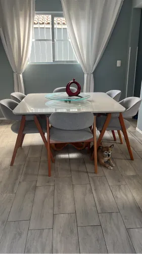 Mesa de jantar com 08 poltronas