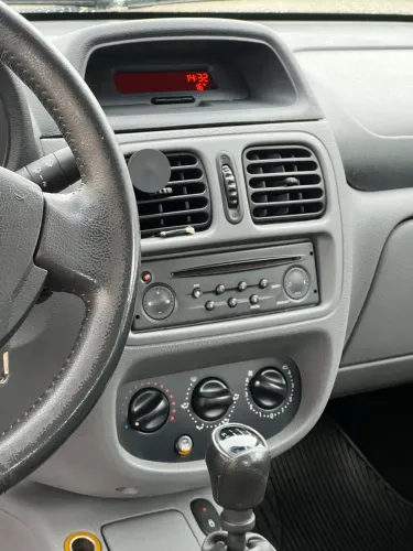 Renault Clio Sed. Privilège Hi-flex 1.6 16V 4P 2008