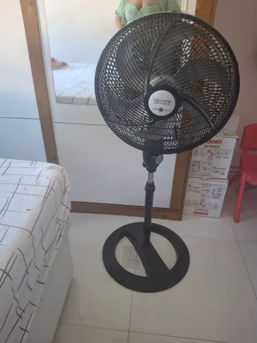 Oportunide!! Ventilador mundial com coluna 50cm