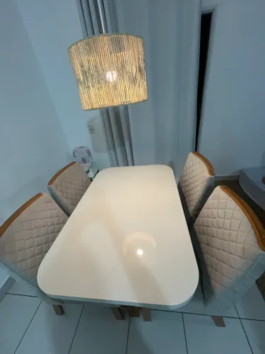 Vendo mesa 4 lugares
