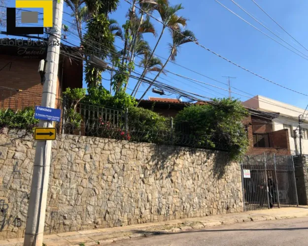 CASA COMERCIAL DE 440M² DE ÁREA CONSTRUÍDA COM 6 SALAS NA VILA MUNICIPAL-ACEITA PERMUTA EM