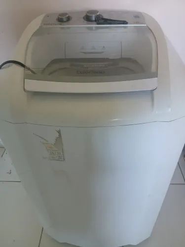 Máquina de lavar com defeito, tem que mandar arrumar 