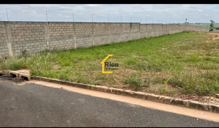 Villa Suíça - Lote De Esquina com 295m² no Residencial Villa Suíça