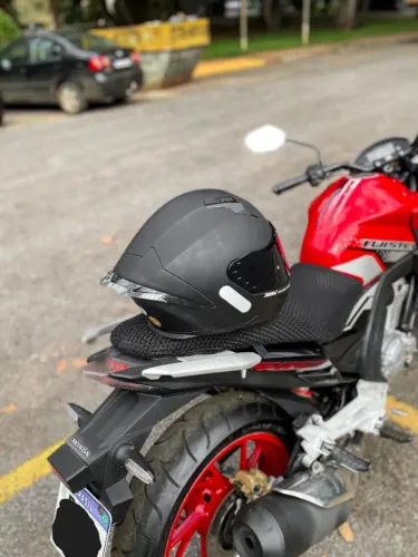 CB Twister 250 FlexOne 2021 + CAPACETE, Forte, econômica e completa
