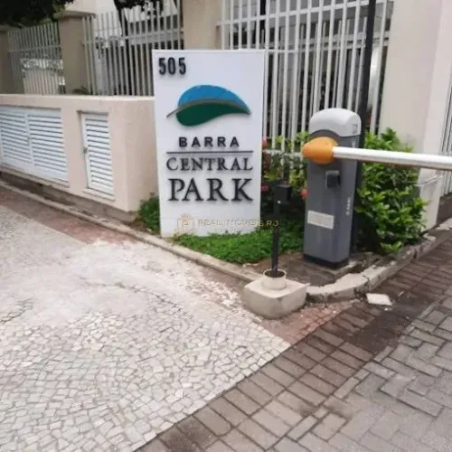 Apartamento no Condomínio Barra Central Park de 3 Quartos com 75 m²