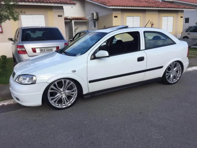 Chevrolet Astra 2.0/ CD/ GLS 2.0 MPFI 16V 3P 1999