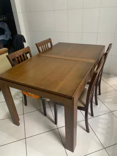 Mesa Madeira Extensível Mecanismo ripado, super prático estado novíssima- linda