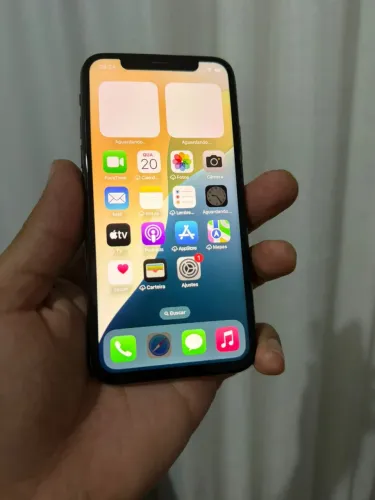 iPhone XR 64 GB R$450