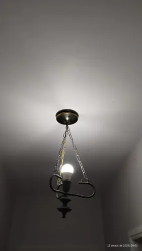 Lustre Antigo de Metal - Estilo Clássico Vintage