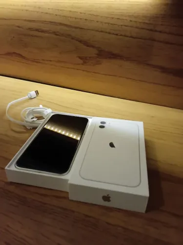 Vendo Celular IPhone 11 Branco