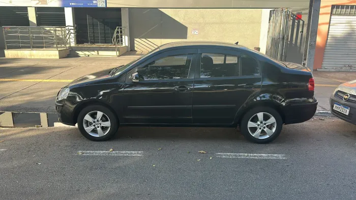 Volkswagen Polo Sedan 1.6 MI Total Flex 8V 4P 2010