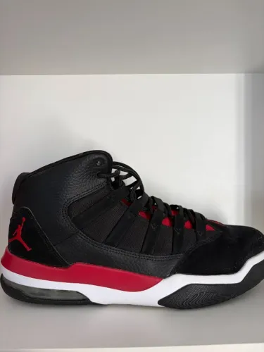 Tênis Jordan Max Aura 1 ?Bred?