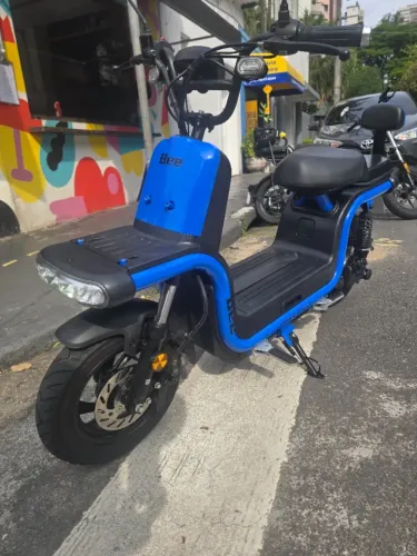 Bee U1 Azul 800W - Bateria Chumbo