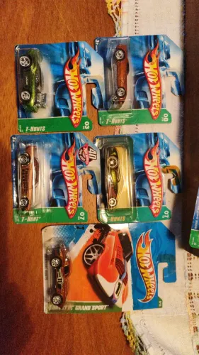 Hot Wheels T Hunt - Lote com 17