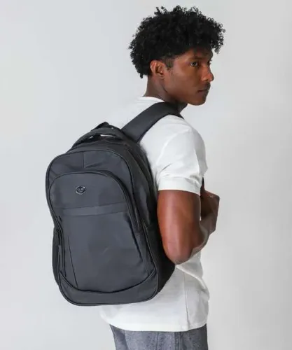 Mochila preta