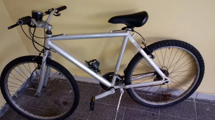 Bicicleta Toda de ALUMÍNIO aro26  zleste 