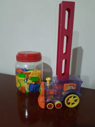 Trem empilhador de dominó infantil 