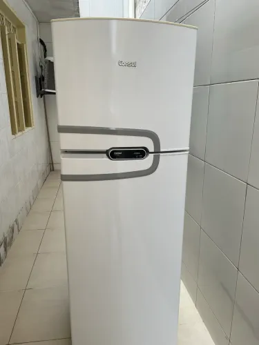 Geladeira Frost Free marca consul 