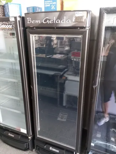 NZ. Cervejeira 570 litros porta de vidro com desembaçador Gelopar