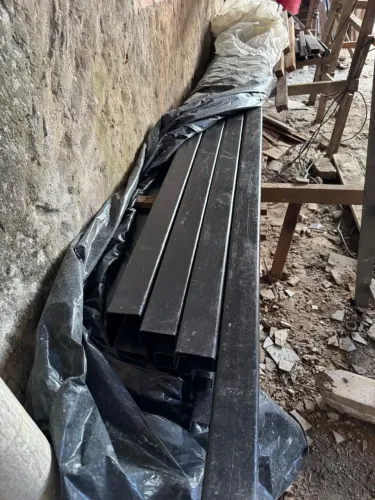 Vendo 16 perfis de 3 polegada novos na parede U