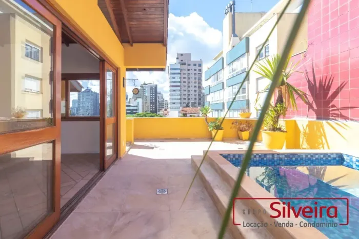 COBERTURA COM PISCINA E 245M² NO MONT`SERRAT