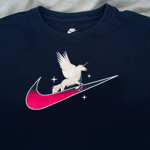 Camiseta Feminina Unicorn Nike Tee Original