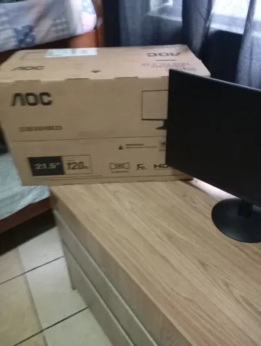 Monitor AOC