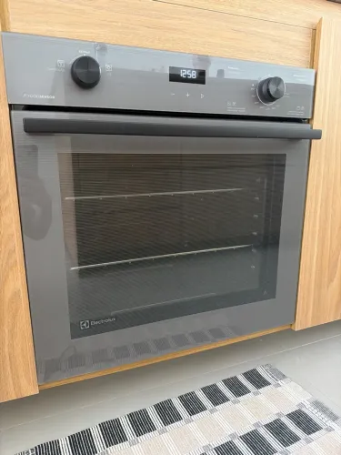 Forno semi novo Eletrolux