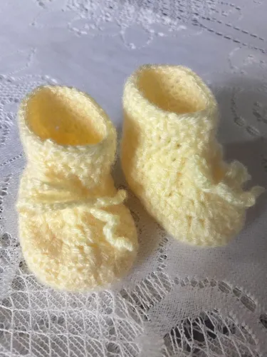 Sapatinho de tricô para recém nascido