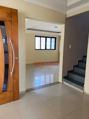 Sobrado para aluguel com 258 m² e 4 quartos em Parque Jardim Europa, Bauru - SP