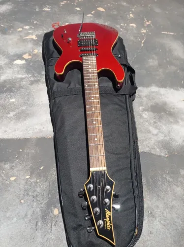 Guitarra Memphis by Tagima MG230