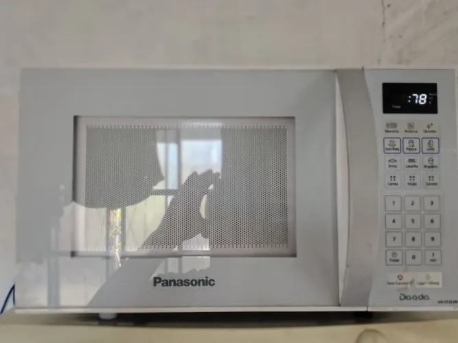 Micro-ondas Panasonic Dia a Dia 21L Branco - Revisado e Funcionando Perfeitamente
