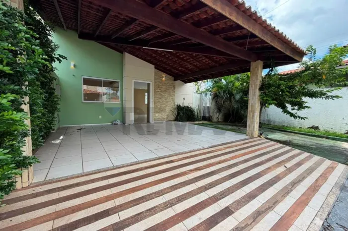 LOCAÇÃO | Casa Duplex em Condomínio Fechado | Olho dÁgua