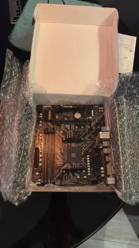 Placa-mãe B450m Ds3h V3 Gigabyte Am4 Ddr4