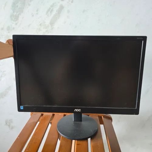 Monitor noc semi novo