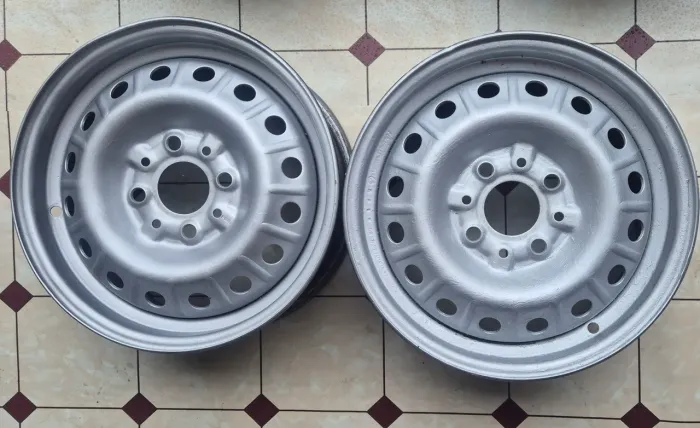 2 rodas Fiat aro 13o