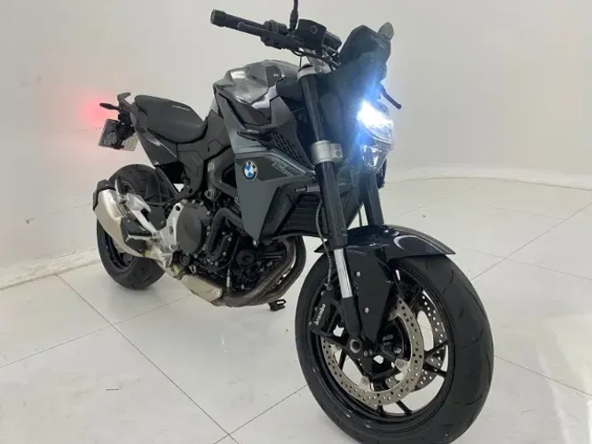 BMW/F900 R SPORT PLUS (QUASE ZERO)