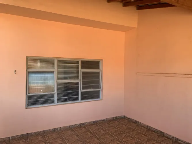 Vendo casa com 2 quartos em Tatuí - SP